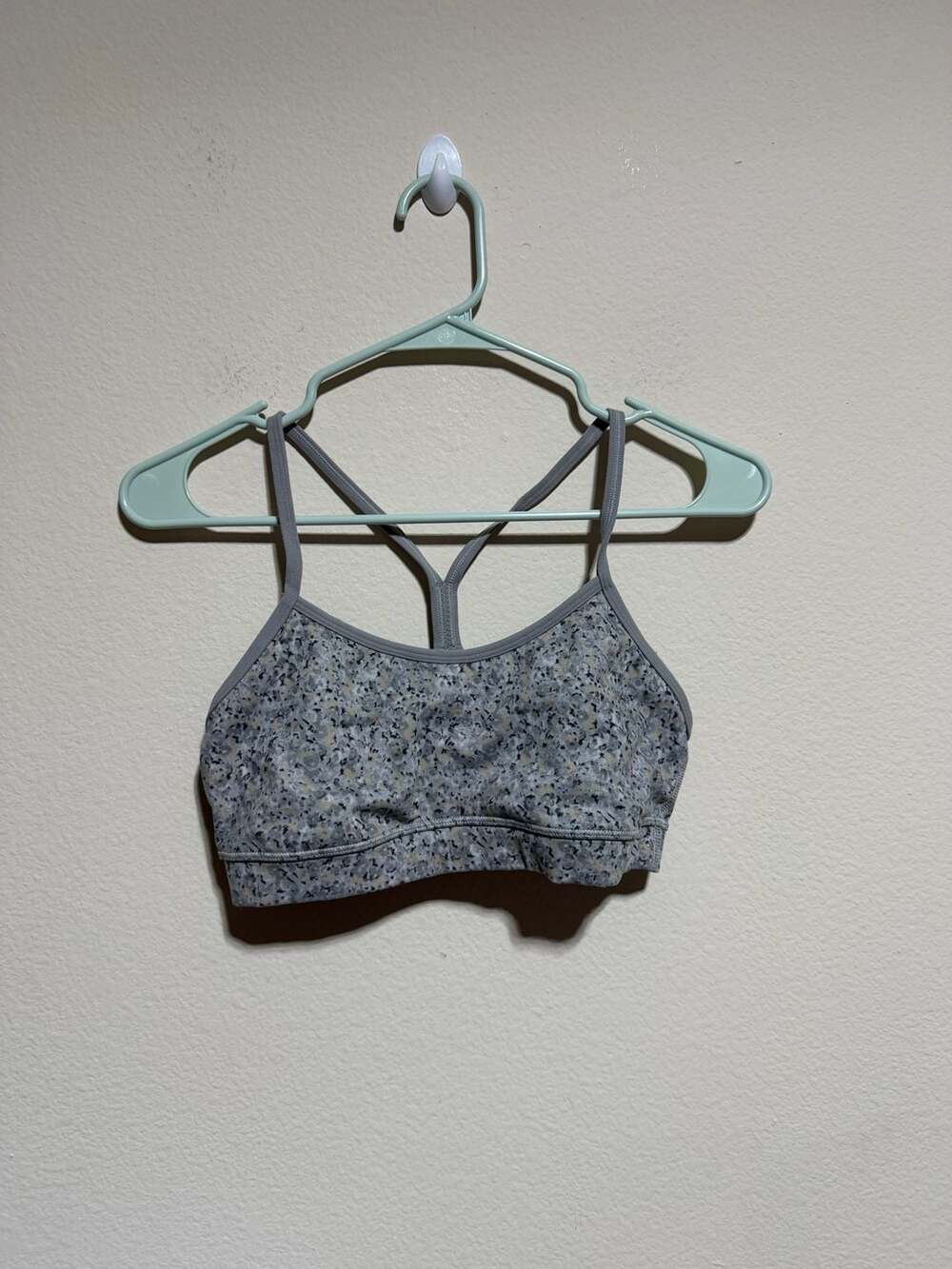 Lululemon Free to Be Wild Sports Bra Size 6 Gray Speckled Print